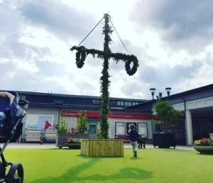 Hyra majstång med sittbänk nertill