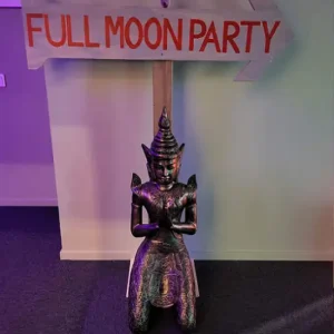 Här är våra fina buddha statyetter som går att hyra