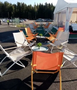 Sittgrupper med snygga solstolar