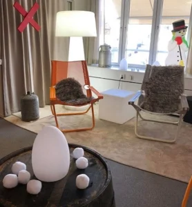 Konstgjorda snöbollar på afterski fest