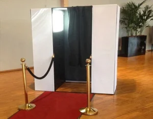 Hyr ett fotobås med entréstolpar