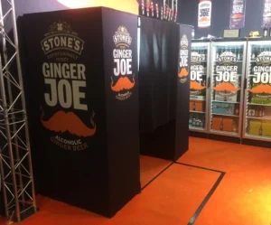 Fotobås i mässmonter på Stockholmsmässan