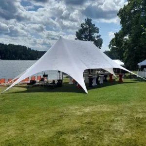 StarTwin tält på fest vid vattnet