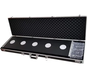 Nattduellen inklusive stavar och eladapter i väska