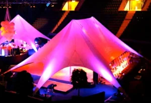 StarTwin tält på ett event på hovet